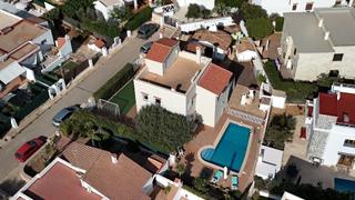 Maison dans Cala Blanca. Chalet en cala blanca