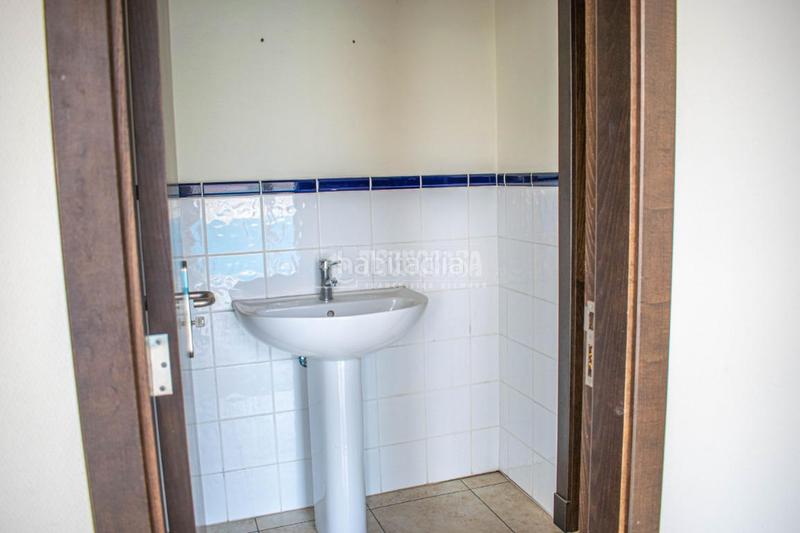 Foto b864dae7-6231-4cf2-994c-c34c05748077. Alquiler local comercial almacén en alquiler en Guaza Arona