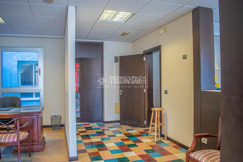 Foto f49fc60a-d74e-4ec7-9084-7edd92c3fc87. Alquiler local comercial almacén en alquiler en Guaza Arona
