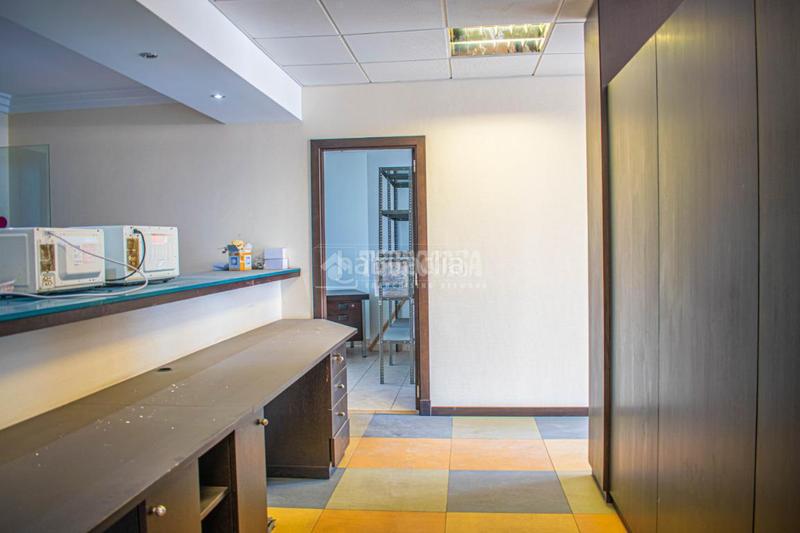 Foto cd2fd47c-614e-4d13-8b39-2ad0fdb563d0. Location local commercial dans Guaza Arona