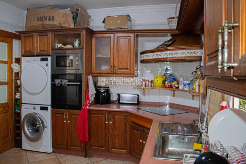 Foto 0a89e02d-f44f-4cc3-99ad-dc6dc29a99bc. Casa pareada casa en venta en Cho - Parque de la Reina Arona