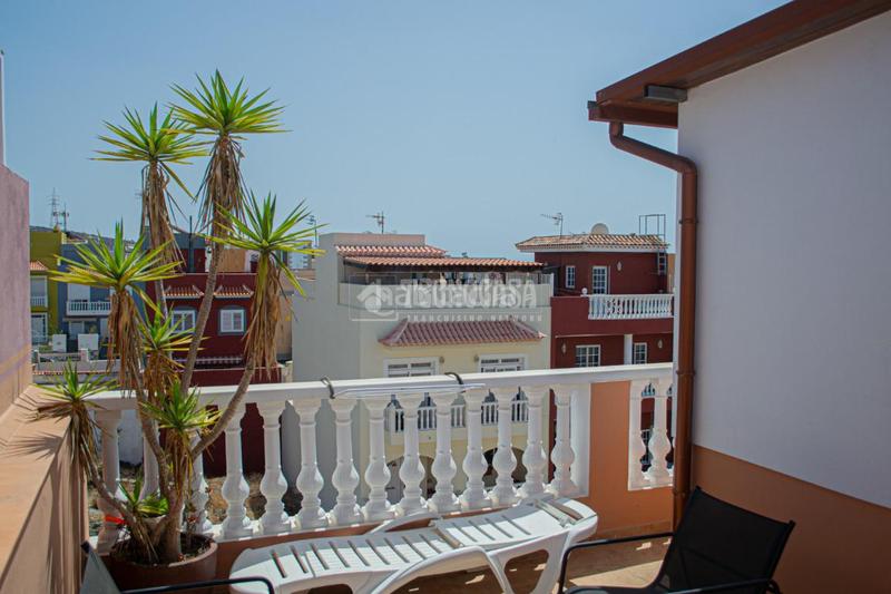 Foto 6eeca0fb-dc91-44dc-bf0e-1a80358ef157. Casa pareada casa en venta en Cho - Parque de la Reina Arona