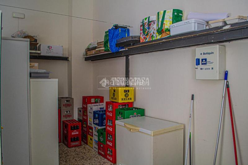 Foto f0dacd0e-6a50-46a2-80d6-193bd1c9c39e. Local commercial dans Las Galletas Arona