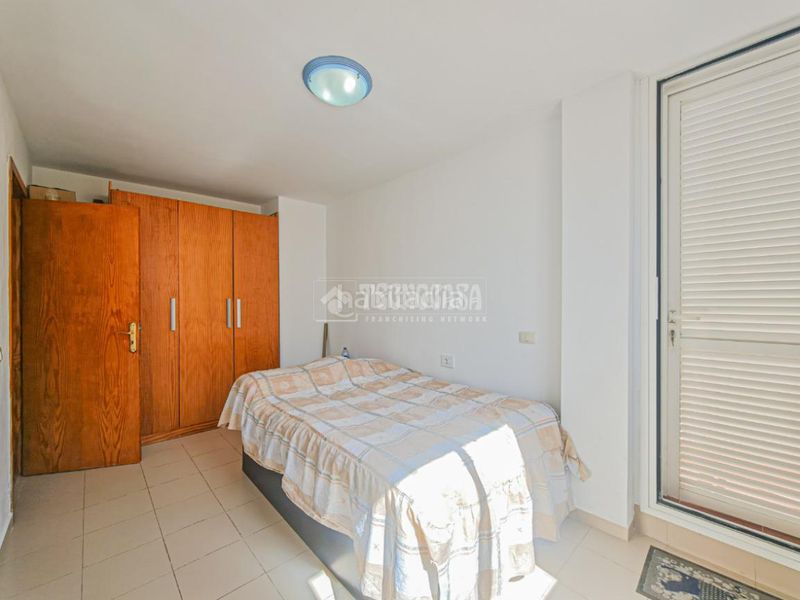 Foto d670c541-0c1c-43b9-a04e-885e823da4de. Pis amb aparcament a Guargacho San Miguel de Abona