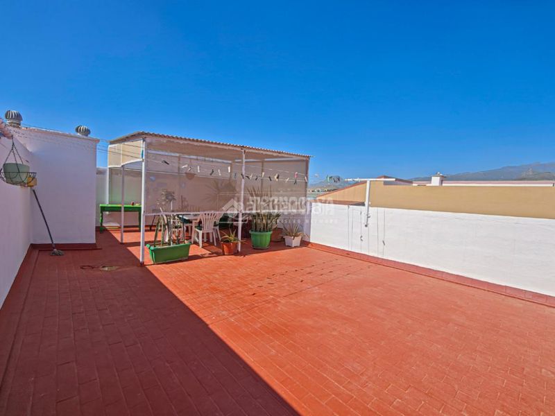 Foto fde73abc-26ea-4321-89f6-226cc19d346f. Pis amb aparcament a Guargacho San Miguel de Abona