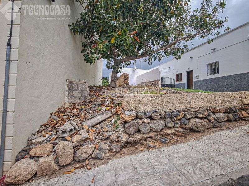 Foto 1266721f-49d3-4267-806f-d08cdb4f3a95. Finca rústica a Valle San Lorenzo Arona
