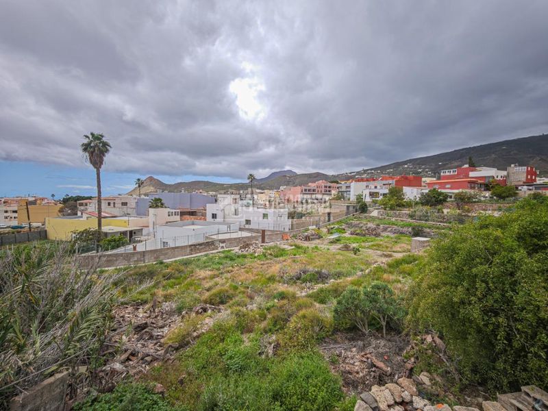 Foto f967d960-cf78-4e8d-b943-20e29283a066. Finca rústica a Valle San Lorenzo Arona