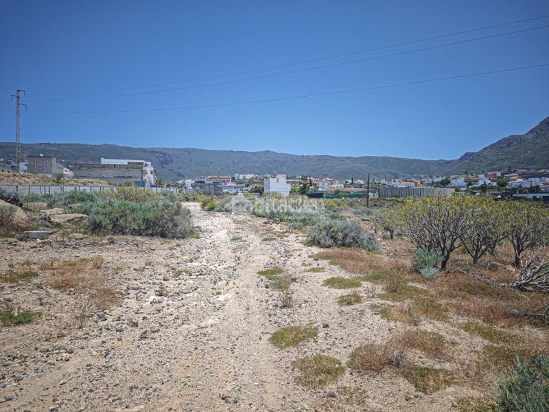 Foto 4fa7c66d-9834-4e73-bf2e-d803f6181d98. Finca rústica a Valle San Lorenzo Arona