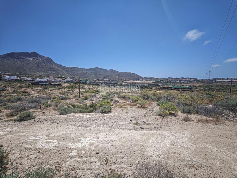 Foto df24a1e8-32c1-46a6-8c51-b749d6a951c2. Finca rústica a Valle San Lorenzo Arona