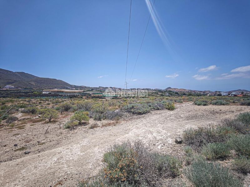 Foto f03a60a3-7567-42b2-9475-5130c672215e. Finca rústica a Valle San Lorenzo Arona