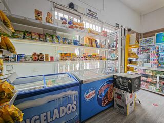 Local Comercial a Guaza. Tienda en venta en arona