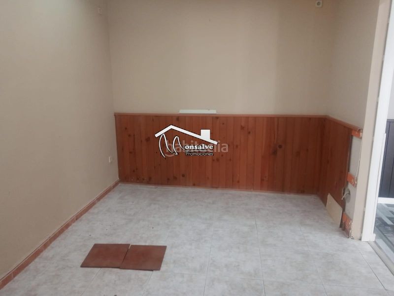 Foto 57bbee1c-aeaa-45ee-8426-7f2c9aabc3d2. Affitto locale commerciale in avenida rufino rubio 10 in Yeles