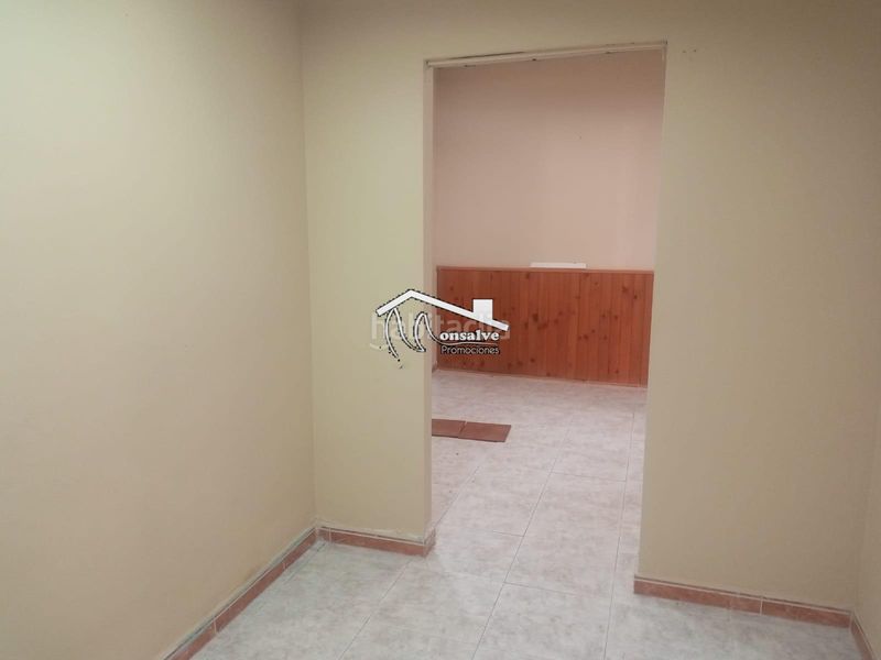 Foto a09f6232-8922-42d9-b6c7-63544badac68. Affitto locale commerciale in avenida rufino rubio 10 in Yeles