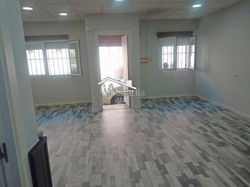 Foto 514101e6-b2b9-4383-a144-9ffe9914f18b. Miete geschäftsraum in avenida rufino rubio 10 in Yeles