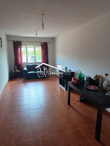 Foto 5778552a-aeb2-44ed-a53c-6a41b6d601f3. Casa adossada amb calefacció aparcament piscina a Hormigos