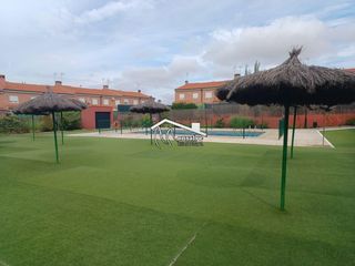 Maison jumelée à Hormigos. Chalet adosado en hormigos, toledo - ¡tu hogar ideal te espera!