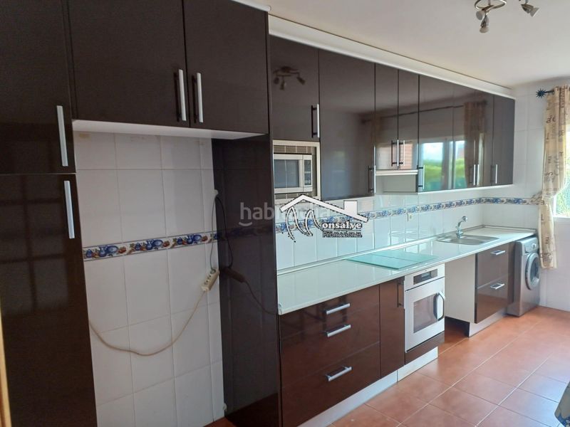 Foto e71d4b01-2dc6-4658-a3fd-b0f122b64a03. Casa adossada amb calefacció aparcament piscina a Hormigos