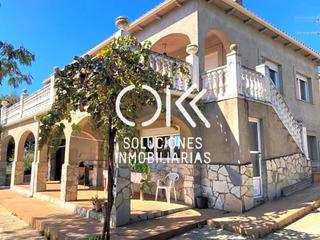 Maison  Diseminados. Chalet con parcela de 1000m2 en coriacáceres