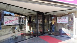 Rent Business premise  Virgen de argeme. Local comercial en avenida principal de coriacáceres