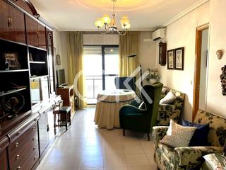 Appartement  Portezuelo. Piso céntrico con ascensor y garaje en coriacáceres
