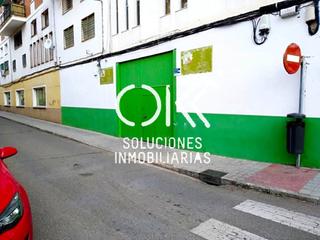 Lloguer Local Comercial  Cervantes. Local diafano cerca del hospital de coriacaceres