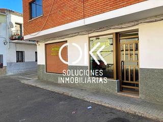 Rent Business premise  Gobernador. Local comercial en el barrios de santiago de coriacáceres