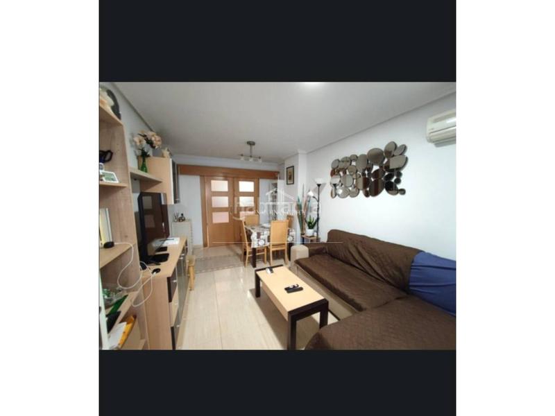 Foto c76c1df3-6f2c-410d-8db0-e5070e2ab04a. Piso en central 44 piso en venta en avenida central en Oropesa del Mar