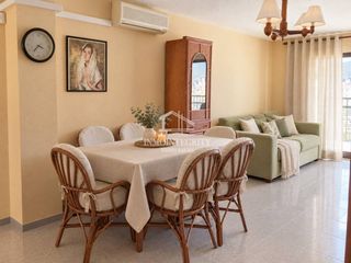 Apartament a Paseo marítimo del rey 3. Exclusivo ático con vistas en playa de la concha, oropesa del ma