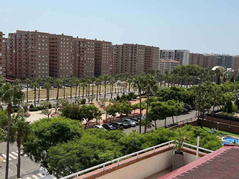 Foto 36e3f75f-b4f4-48cf-947c-4abe1b5cce63. Apartamento en jardin 33 apartamento frontal con terraza de 32m2 en Oropesa del Mar
