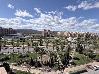 Appartement en Calle amplaries 37. Amplio apartamento con terraza y parking en magic world