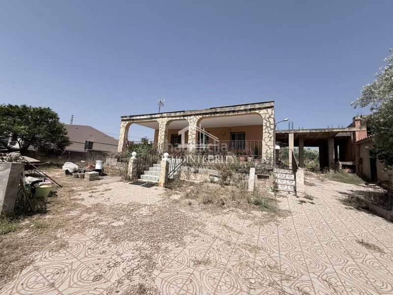 Foto bbdbd161-7118-4cea-951d-d8336ee69bbf. Casa amb aparcament a Alcora (l´)
