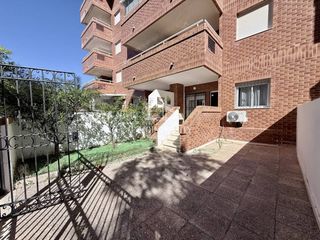 Apartament a Avenida central 26. Planta baja de dos dormitorios con dos terrazas