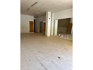 Business premise  Real de madrid. Local comercial en planta baja en venta en valència capital  la