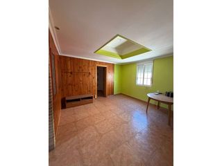 Etagenwohnung  Calle salvador giner. Venta de piso exterior de 3 habitaciones en el centro de paterna
