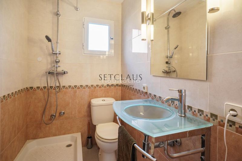 Foto 7e78ac3d-c49f-466d-8f2c-c757ed2e78c7. Chalet teia. mucha luz y espacios muy amplios en Teià