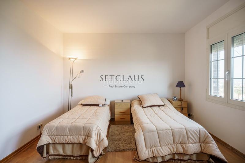 Foto b2dacd4f-111f-4bd1-9a73-8609169dec52. Chalet teia. mucha luz y espacios muy amplios en Teià