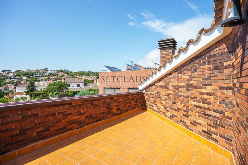 Foto b7a6a1b7-c0ed-4665-a6e2-c4fe116fa64a. Chalet teia. mucha luz y espacios muy amplios en Teià