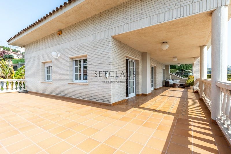 Foto c039c279-e2e9-4d9f-9fb1-9983383d9d0a. Xalet amb calefacció aparcament piscina a Alella