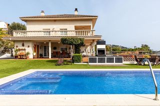 Chalet in Alella. Alella. lujo con grandes vistas