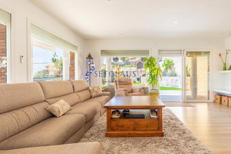 Foto 0c872605-8878-4192-bb55-c8e3b148241a. Chalet parc. mucho espacio i vistas al mar en Alella