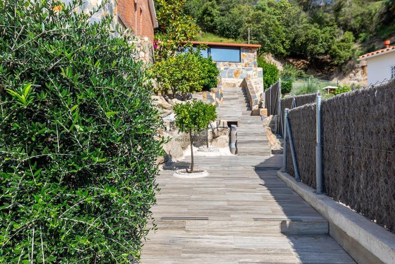 Foto 7786343c-2dcf-4425-8c9b-4f953f2eb469. Chalet parc. mucho espacio i vistas al mar en Alella