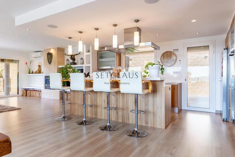 Foto 7e0eda63-caf3-4cf1-9a85-1444704d242c. Chalet parc. mucho espacio i vistas al mar en Alella