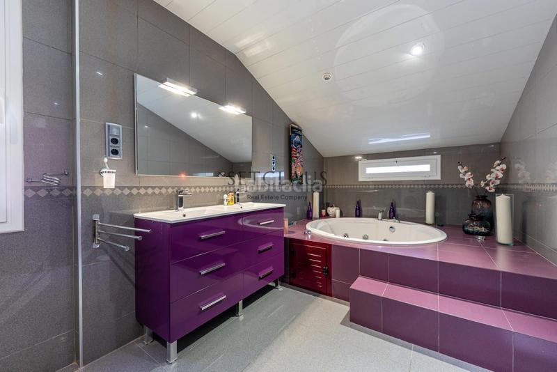 Foto 7f3aa440-5bb1-46d7-b332-408ccd68ba52. Chalet parc. mucho espacio i vistas al mar en Alella