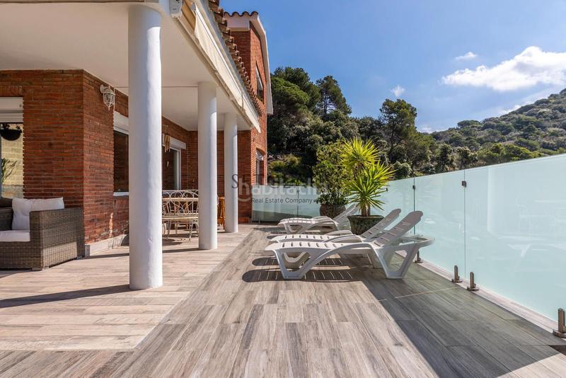 Foto b9cb65f9-48b9-49fd-93af-cb5802567053. Chalet parc. mucho espacio i vistas al mar en Alella