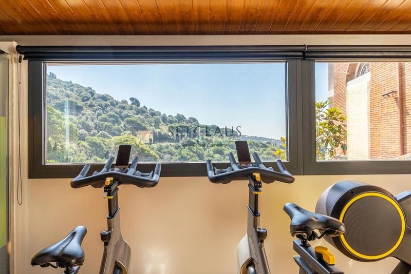 Foto d4a234d1-6844-46a9-b608-0058ec3fed61. Chalet parc. mucho espacio i vistas al mar en Alella