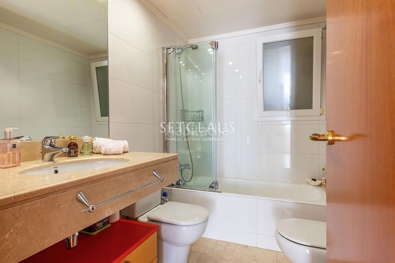 Foto a1db6c34-0d34-4bc9-9f27-16fbef137cbe. Towny house with heating parking pool in Alella