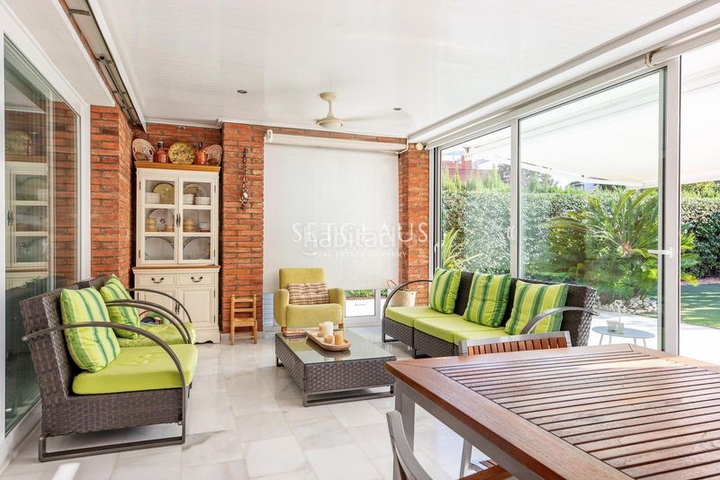 Foto a3e38c4b-5d70-4927-9559-de12ae3db7b2. Towny house with heating parking pool in Alella