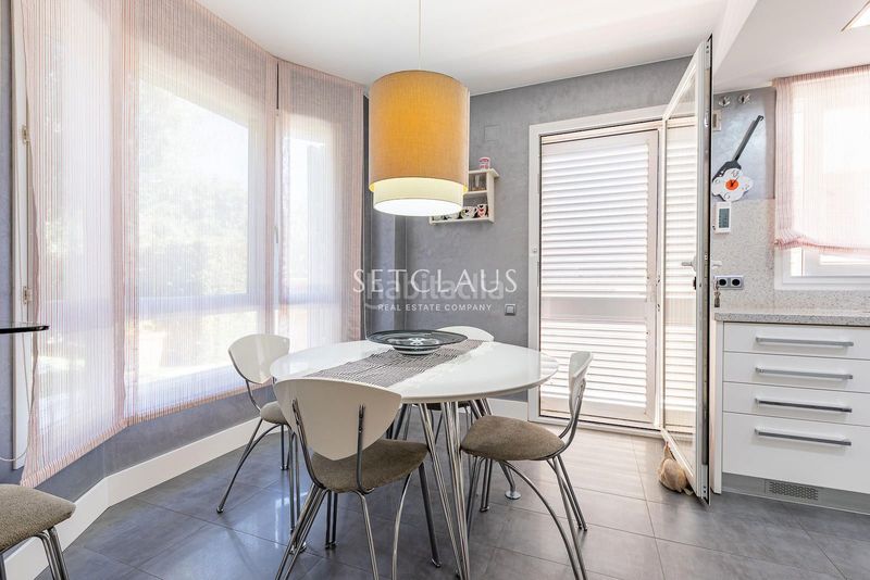Foto fccf5352-dde0-4525-8d5f-de5240ae19b1. Towny house with heating parking pool in Alella