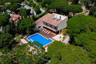Chalet à Cabrera de Mar. Cabrera de mar. vistas espectaculares, gran parcela y privacidad