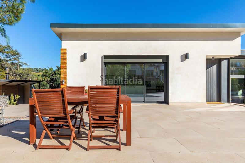 Foto 134cfff3-679e-498e-b6d2-6753be5561f7. Xalet amb calefacció piscina a Tiana